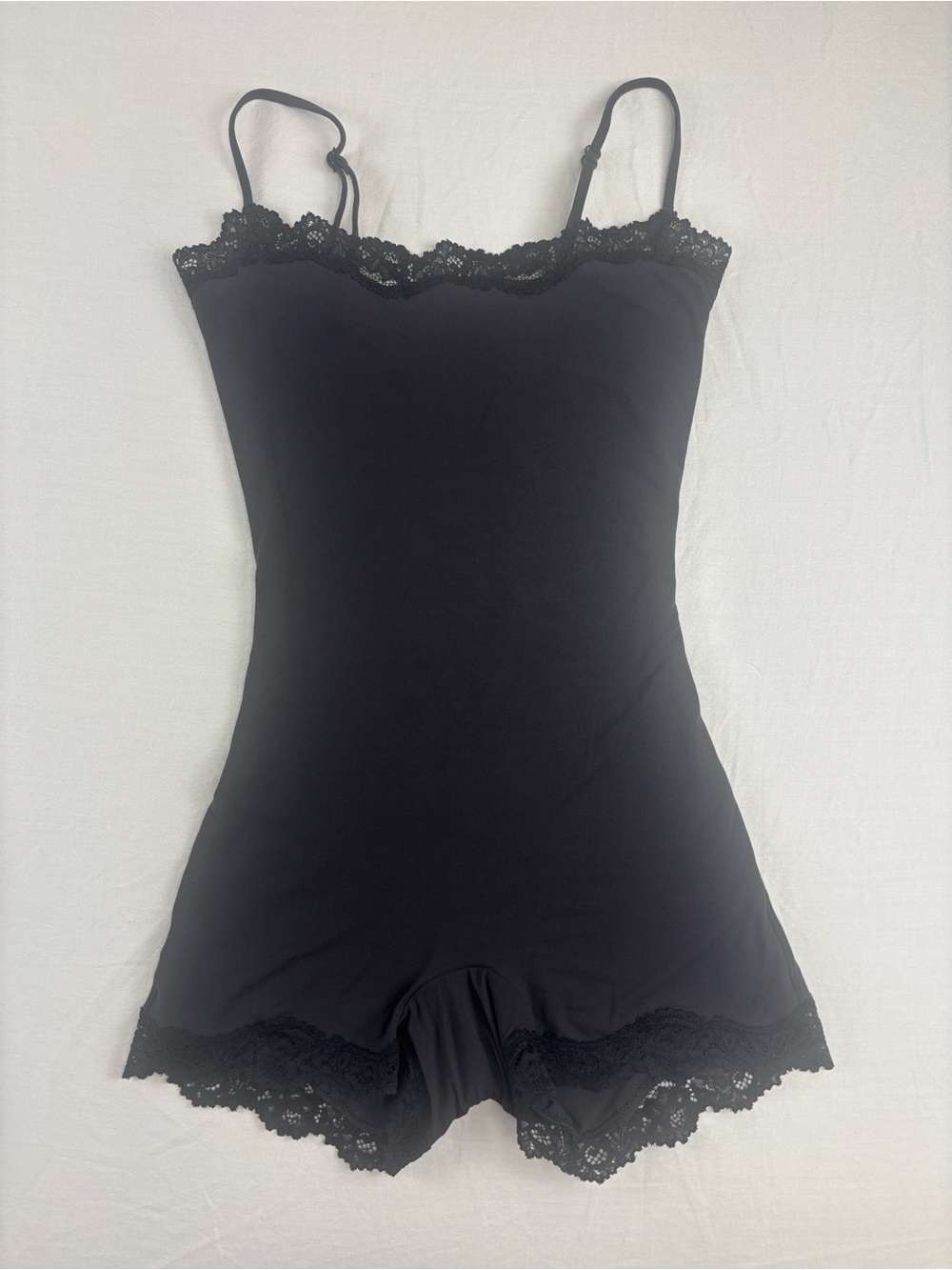 SKIMS Fits Everybody Lace Onesie in Black size Small